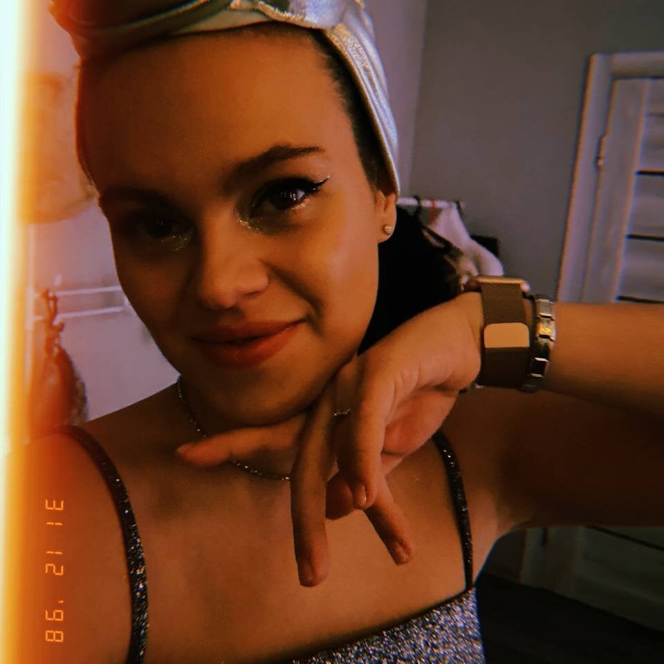 KiraEnergy live cam model at StripChat