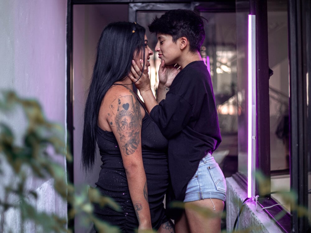 Live sex webcam photo for AbbyFtLuna #289912590