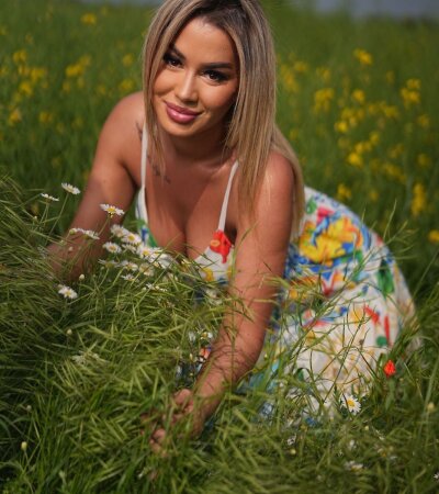 KirstieVegas live on StripChat