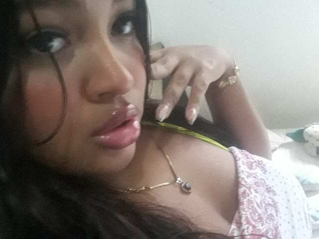 kitty_77_77 from stripchat