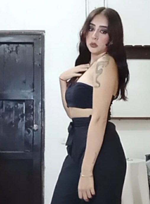 antonella_fox_24 live cam model at StripChat