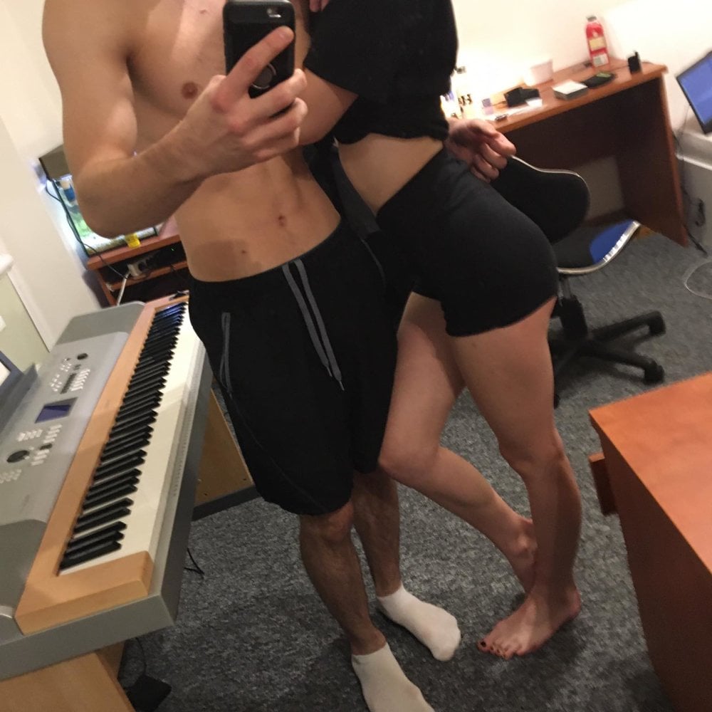 Watch AliceAndTommy live on cam at StripChat