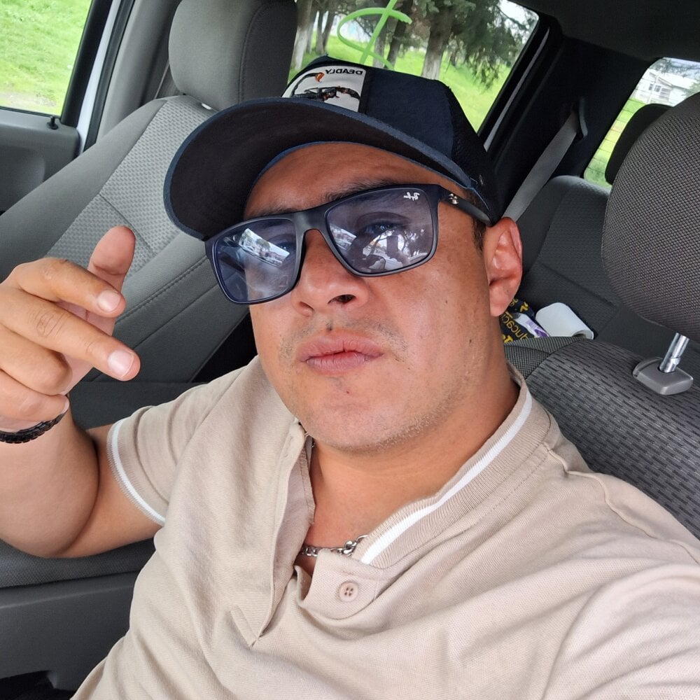 manu2412 from stripchat