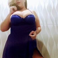 Pandoravenomm's Offline Chat Room