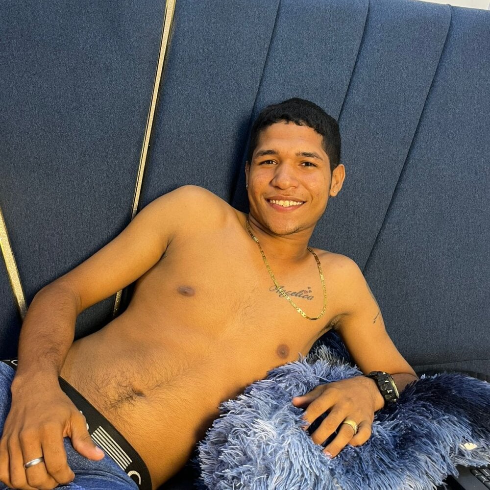 Aaron_cum18's Live XXX Chat