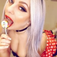 SandraBlondy's Offline Chat Room