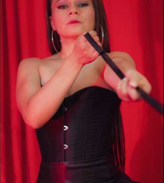 Live sex webcam photo for MistressSlut1 #290695220