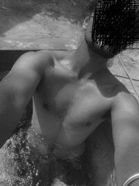 khusxxxxxx's webcam live show