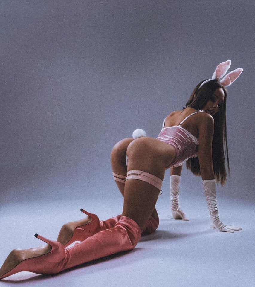 iluvcams.com lia_brams livesex profile in white-hair cams