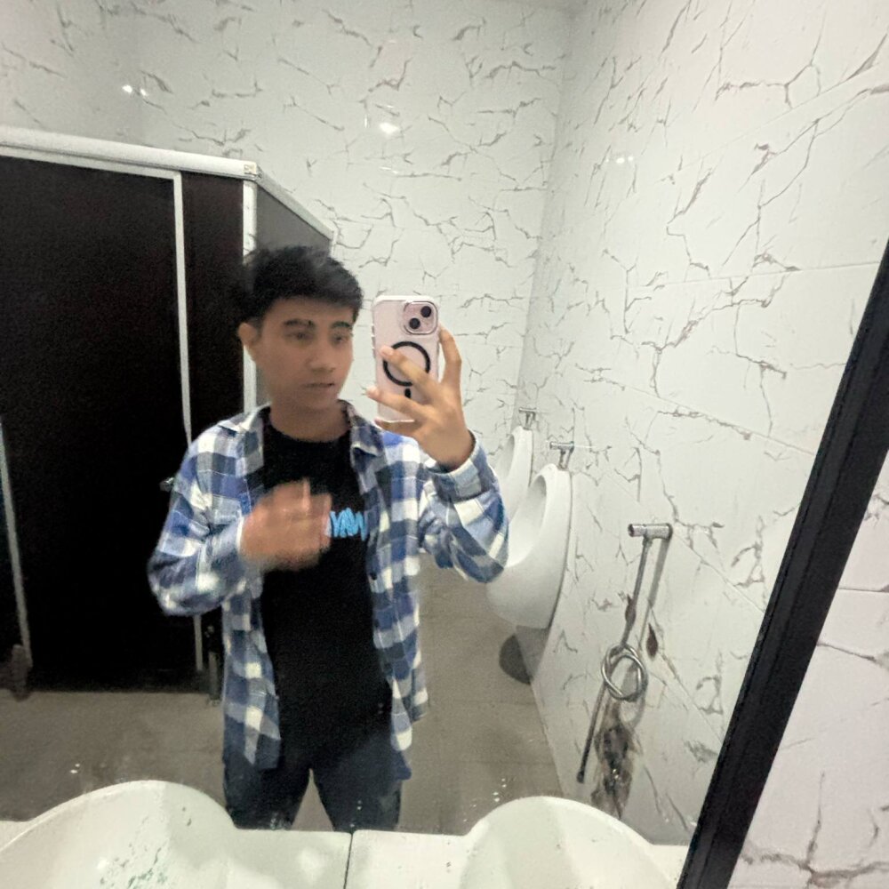 Sexyjhon078's Offline XXX Chat