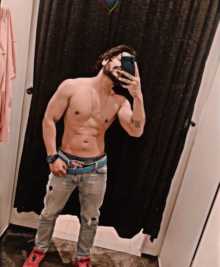 ohyeahkarry from stripchat