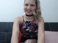 Miley23Cyrus' Offline Chat Room