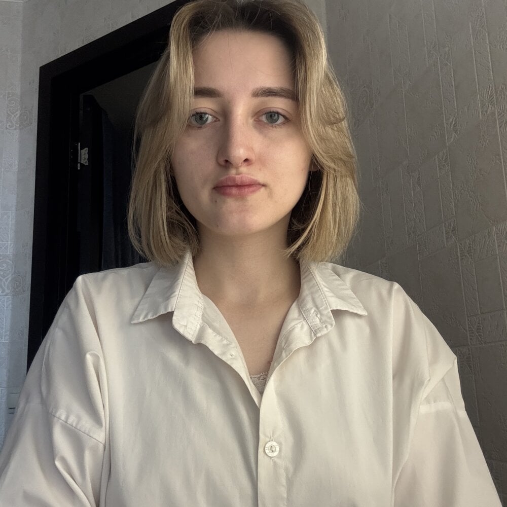 elivecams.com emily_lyy livesex profile in 700-to-1400-or-2-am-to-8-am cams