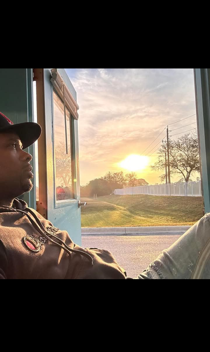 WellManneredxxx's Offline XXX Chat