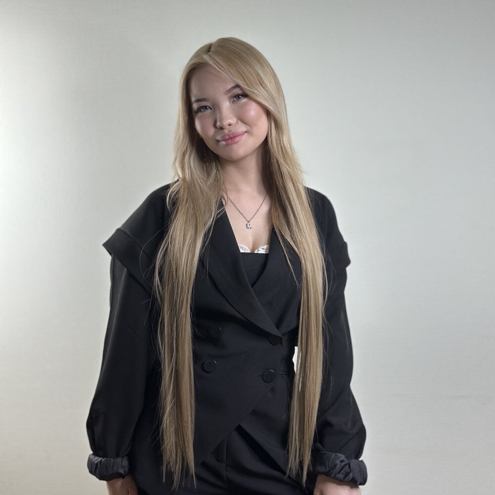 stripchat deliciakingdom webcam profile pic via amateursex-livecam.com