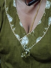 tamilselvi31's Offline XXX Chat