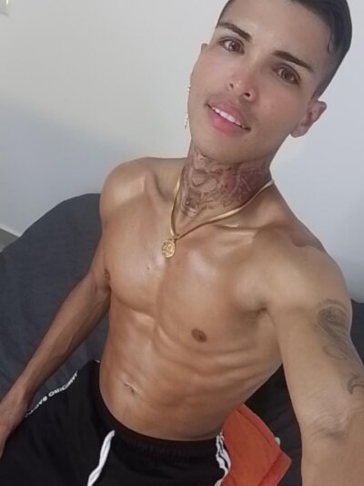 LatinHot25 Avatar