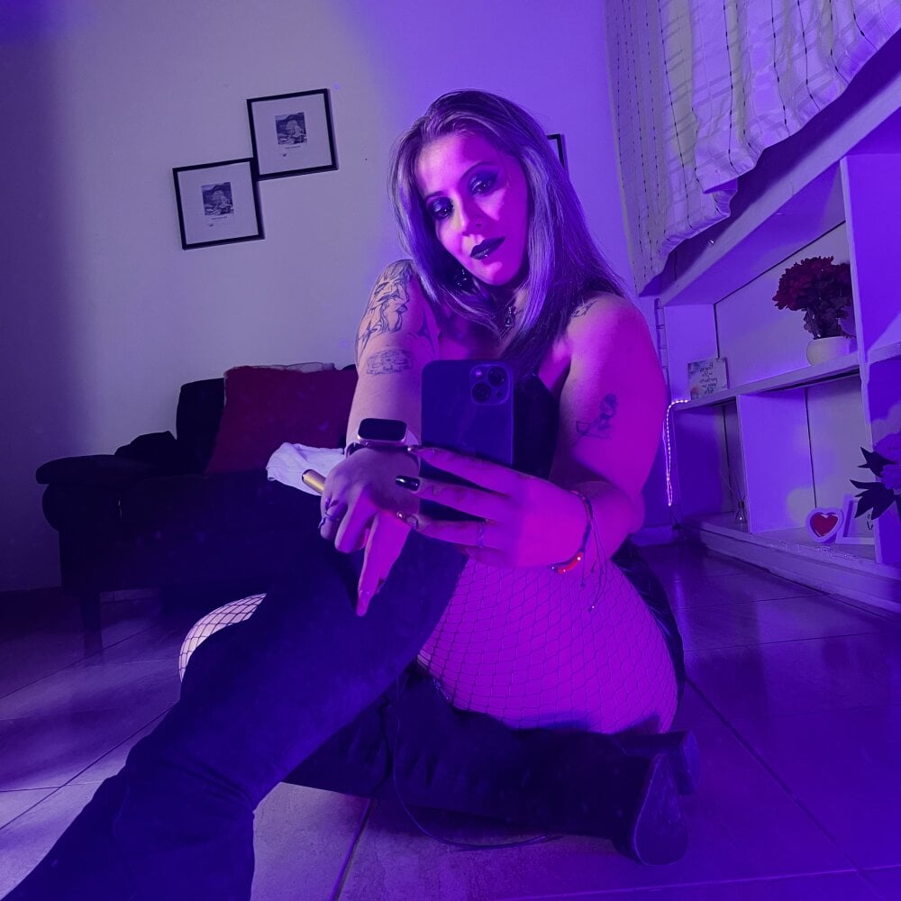 free6cams.com blackwidow_s1 livesex profile in french cams