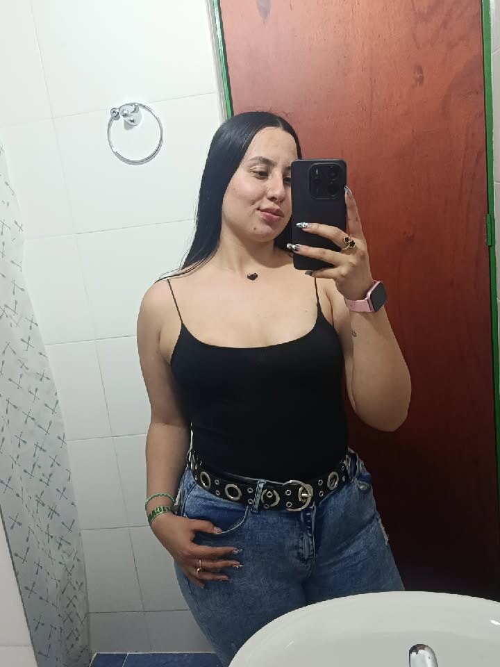 Paula_martines' Offline XXX Chat