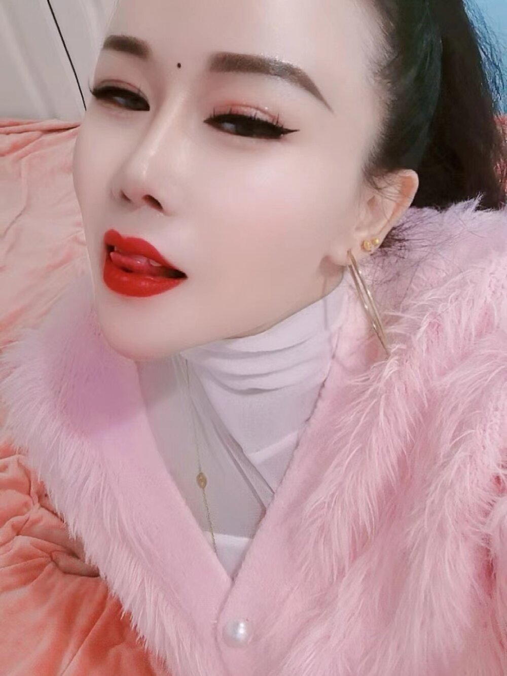 Live sex webcam photo for Bella-520 #290100084