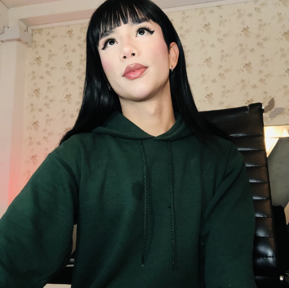 Live sex webcam photo for Himary_s #289901136