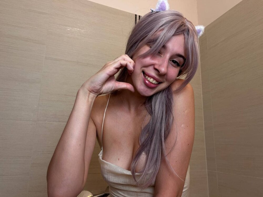 CelinePetite profile