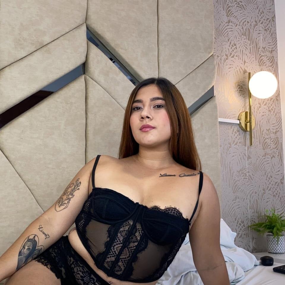 leah-moon webcam livesex profile in italian cams