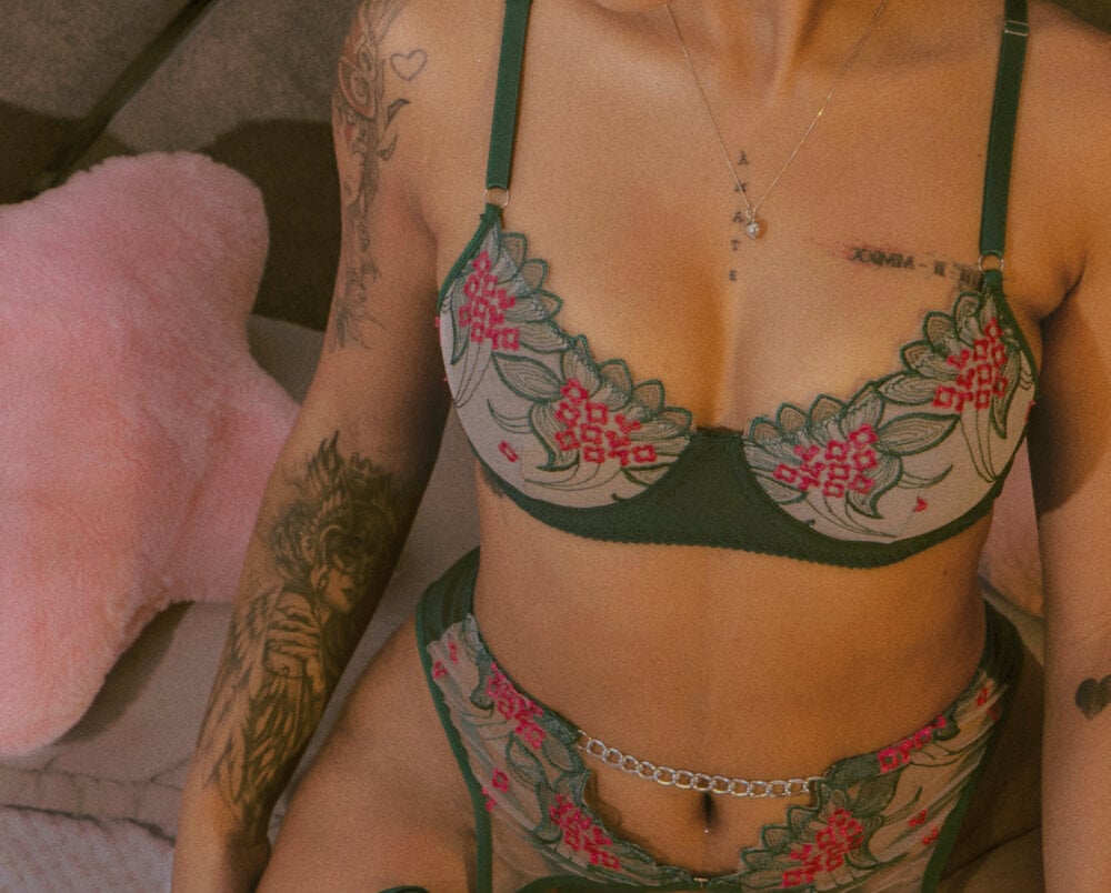 violeth____'s chat room