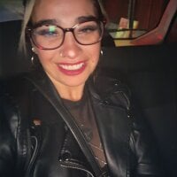 caroviolet's Offline Chat Room