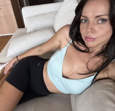 jayylizz69 Live Cam on StripChat