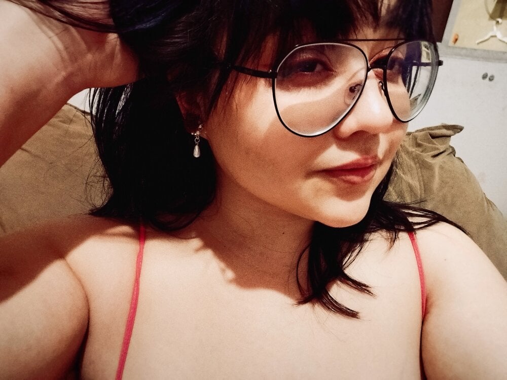 Bruxa-Oichi's Offline XXX Chat