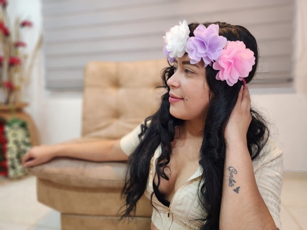 Live sex webcam photo for suzy_lee #289984189