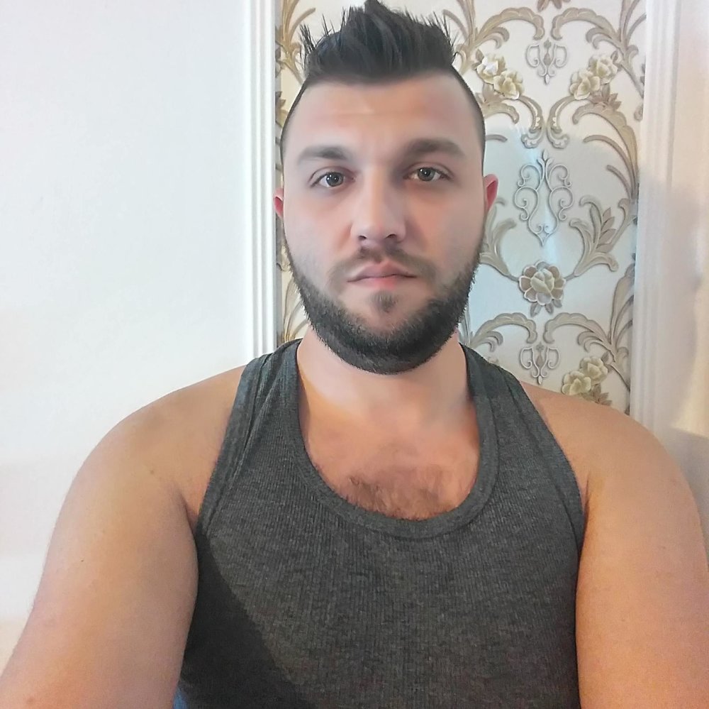 KyronHot live cam model at StripChat