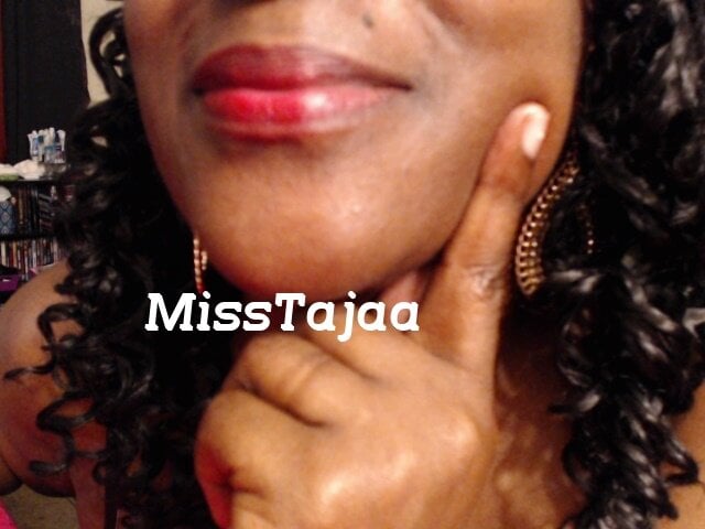 MissTajaa's Offline XXX Chat