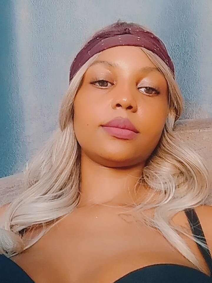 Live sex webcam photo for Chichi- #289969443