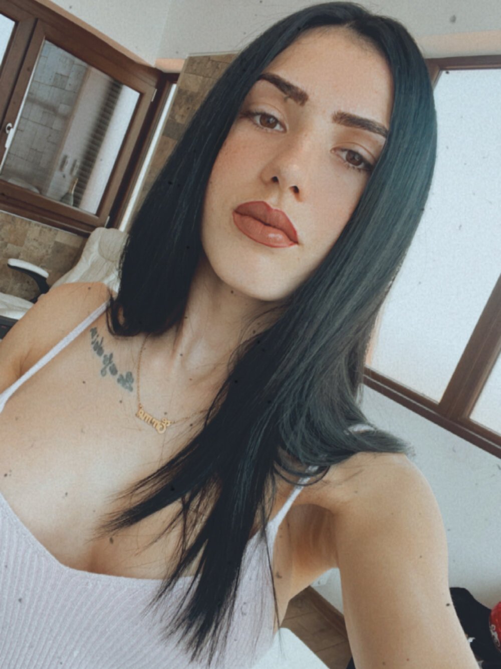 Emasweetxx's Offline XXX Chat