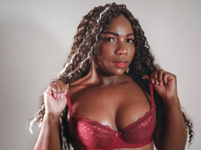 mia_pineda - curvy ebony