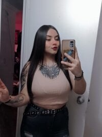 GoldAdara_17's Live Sex Cam Show