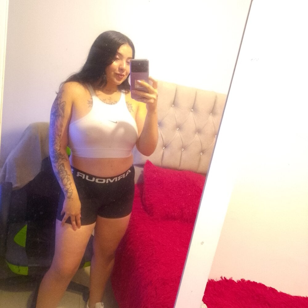 cheapadultsexcams.com amelia_dekker livesex profile in bisexual cams