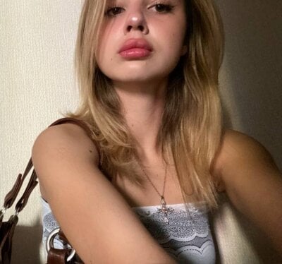 MollyOpenDoors on StripChat