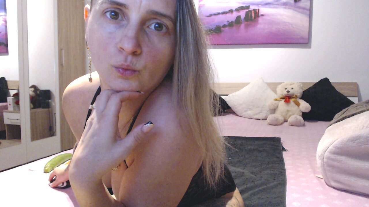 GirlSqurting69