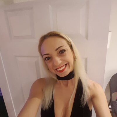 BaditaLuna - Stripchat Glamour Lovense Best Girl 