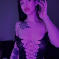 Monica_Leens' Offline Chat Room