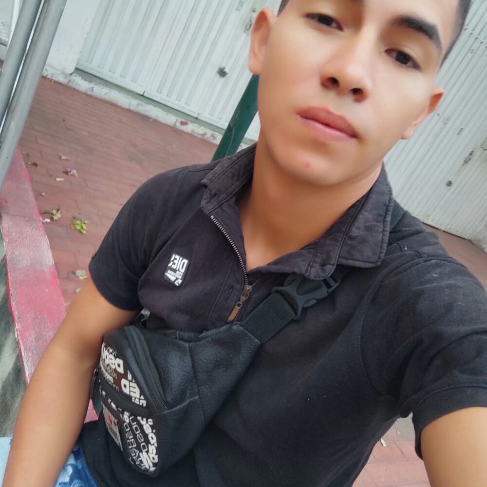 Watch  Bryan_Locket live on cam at StripChat