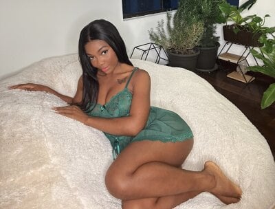 Vane_Rossee - ebony doggy style