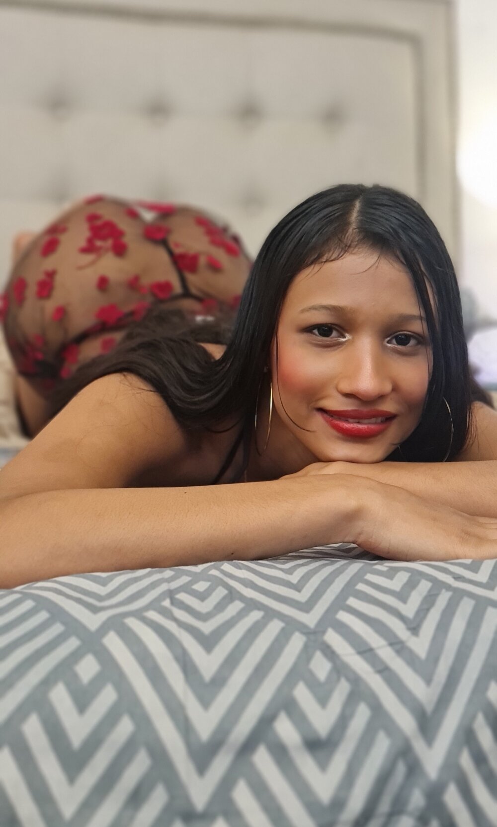 stripchat Lalajhons Live Webcam Featured On elivecams.com