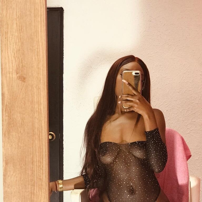 shamira_moore's Offline XXX Chat