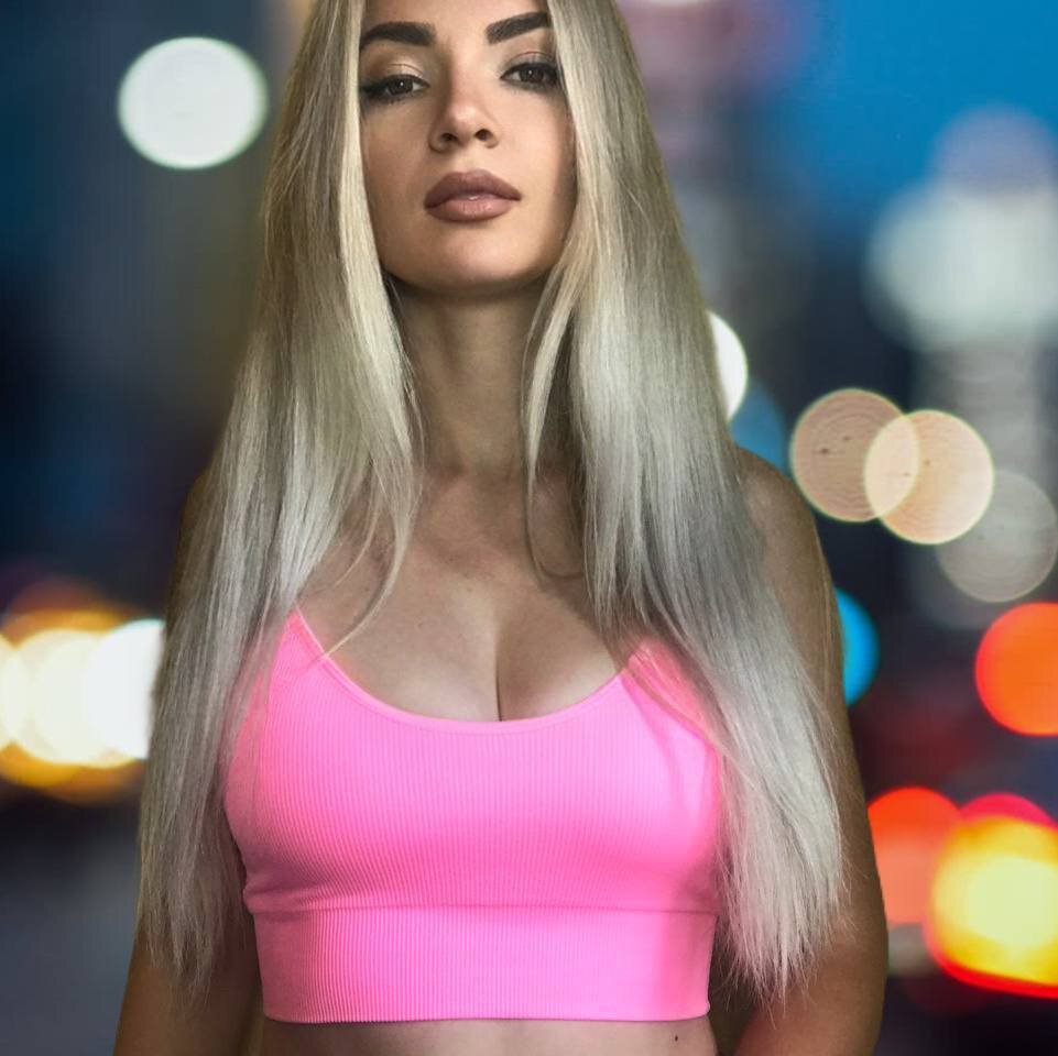 Live sex webcam photo for Prettyy_fox #284007292