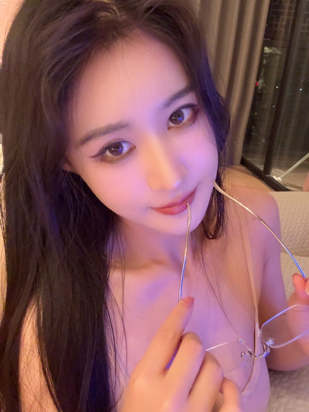 JoJo-ovo live cam model at StripChat