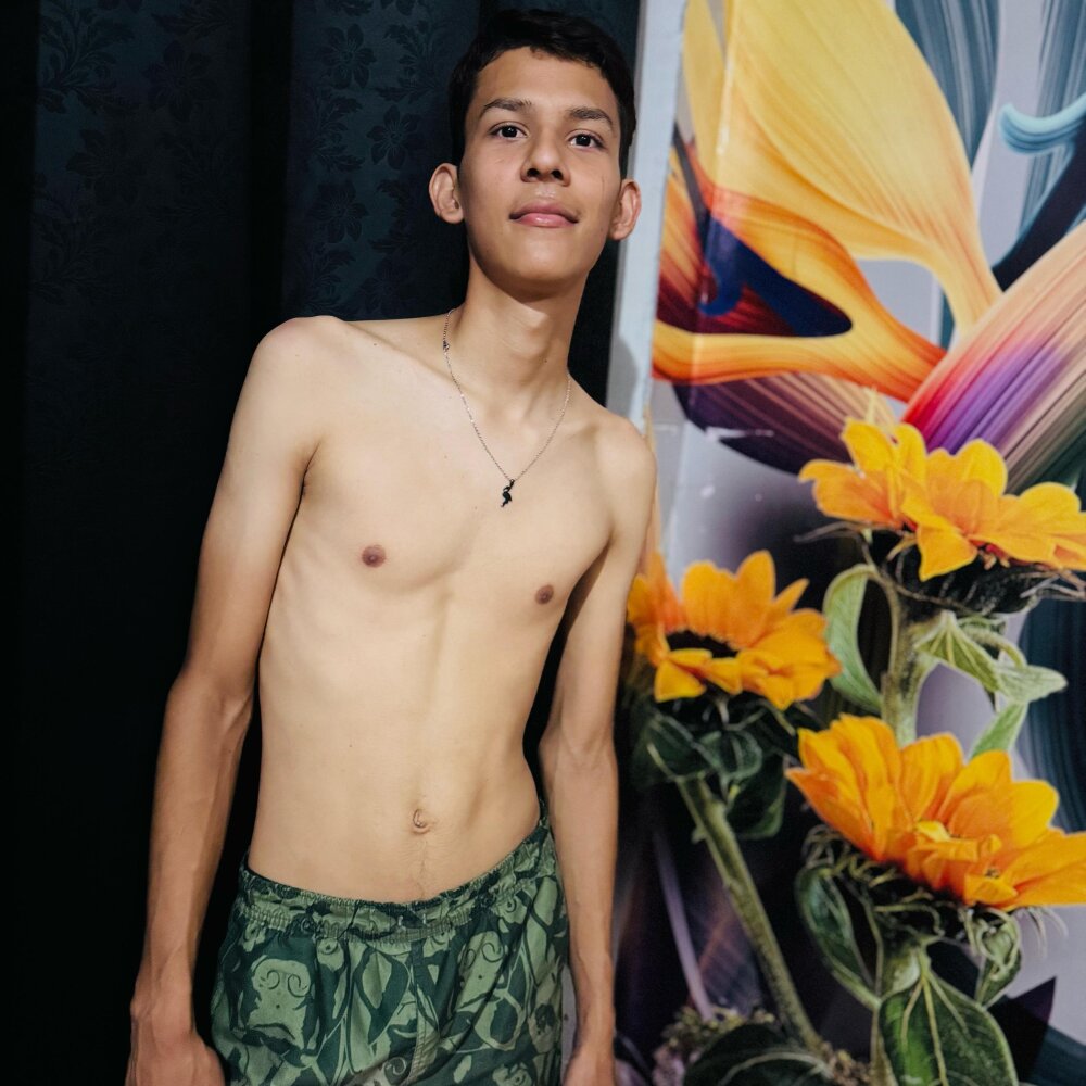 Scoot_guyhot profile